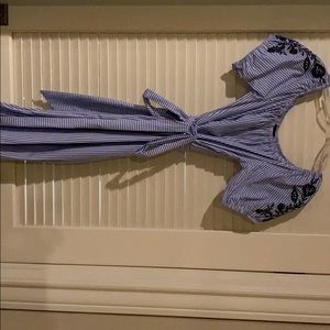 Cute midi dress with embroidery detail